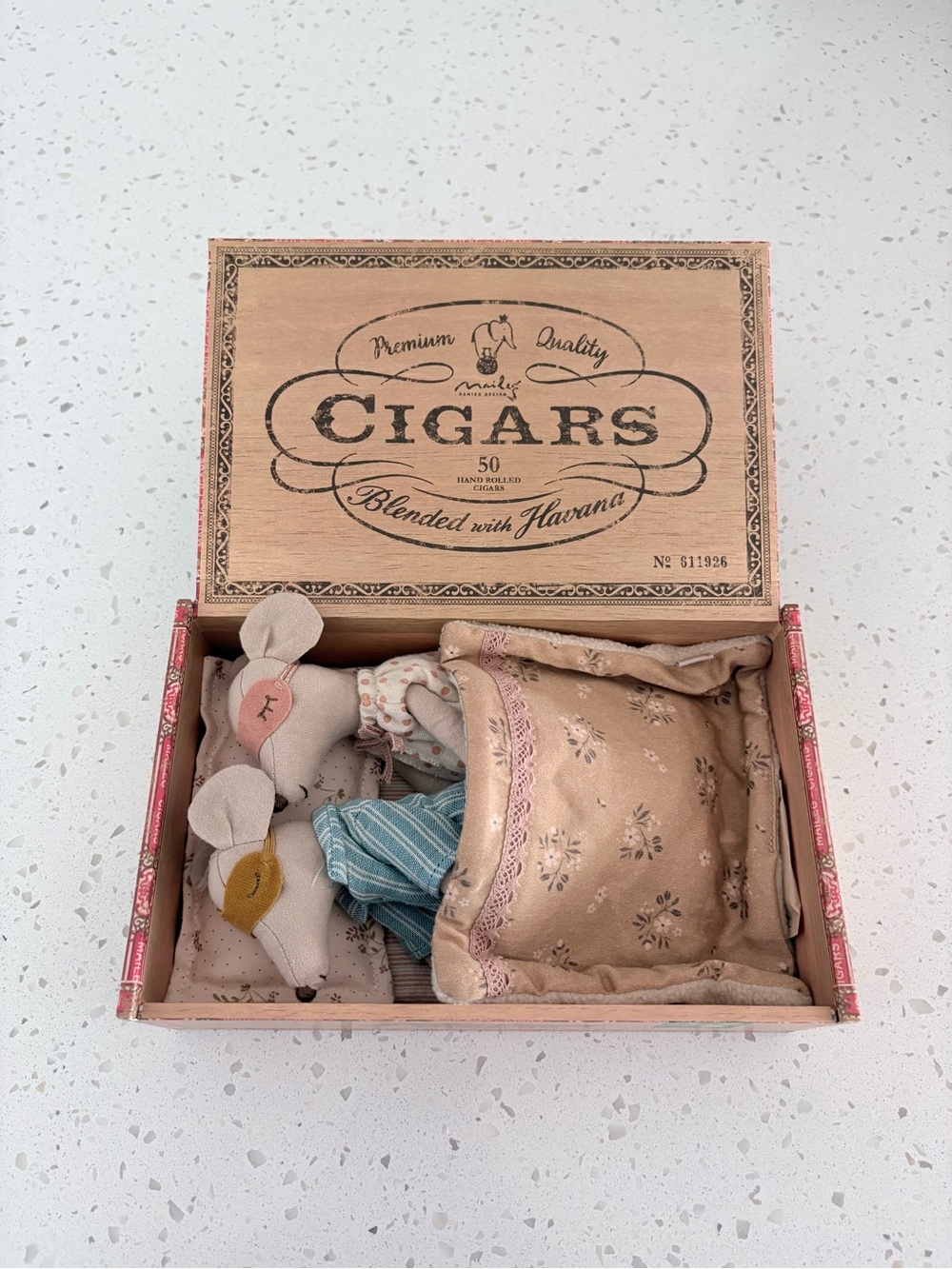 Maileg Mum & Dad Mice in Cigar Box NIB